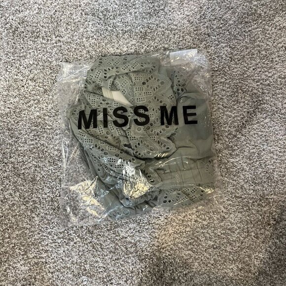 MISS ME Womens Green Romper Embroidered shorts sleeveless M scalloped feminine - Picture 10 of 10